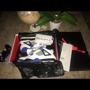 Jordan retro 4s size 9.5 with box